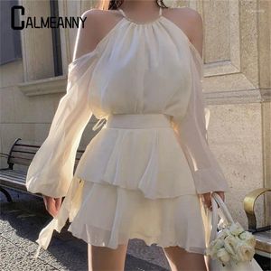 Vestidos de trabalho 2024 Spring Korean Edition Fashion Trend Design Elegante Casual Manga Longa Bare ombro Bare Topo Irregular Half Salia Conjunto de Saia