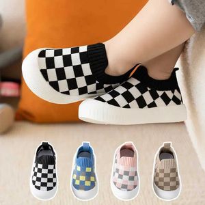 Sneakers 2024 Spring New Slip-On Toddler Shoes Baby Walkers Boys Girls Autumn Non Slip Classic Plaid Sneakers Sport Shoes H240508