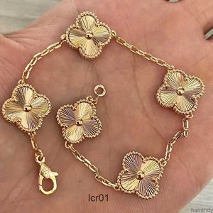 Charm Bracelets Luxury Van Clover Designer Bracelet Pearl 4 Leaf 18k Gold Laser Bangle Necklace Earrings Wedding a Jewelry Ihwu