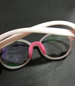 Sonnenbrillen Frames 10 Farben Antislip -Nasenpads Silikonstock auf Brillen 1pc1245362