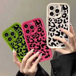 Casos de telefone celular Corte a tampa do leopardo para iPhone 15 Pro Max Case iPhone 11 12 13 14 15 7 8 Plus SE 2020 2022 X XR XS Max Soft Silicone Phone Bumper J240509