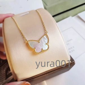 Fashion Vintage Lucky Pendant Necklace Designer Yellow Gold Plated White Mother of Pearl Butterfly Charm Short Chain Choker for Women Jewelry