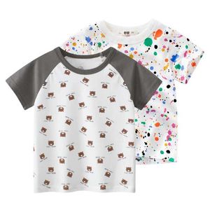 T-shirts 2024 Sommarn New Boys Cartoon Bear T-shirt Barnkläder Kort ärmad Cotton Top Childrens Graffiti T-shirt 2-10 år Oldl240509