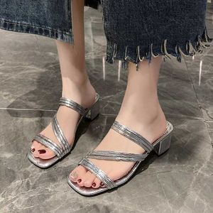 Отсуть обувь 2023 Высокое качество для женщин Slingback Womens gels gels Summer Square Fashion Solid Color New Heel H240509