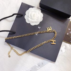 18K Gold-Plated Necklace Luxury Letter Pendant Halsband Designer smycken Långkedja Utsökande avancerad design Populärt modemärke SEL 267C