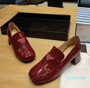 2024 Klänningskor Office Party Kvinnor högklackade sandaler 6.5 cm läder casual skor