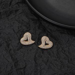 New Fashion European and American Hip Hop Love Earrings Retro Irregular Zircon Hollow Heart-shaped Earrings Ins High-end Earrings for W 247Q
