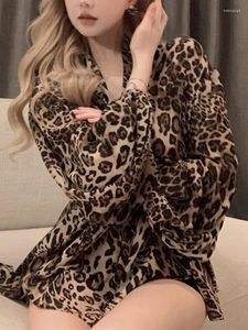 Kvinnors blusar avslappnad mode retro lös kvinnor skjorta smal leopard snörning sexig kvinna damer gata chicly långärmad topp kvinna