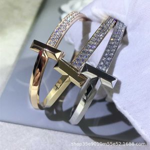 Pulseira de jóias de luxo da moda global para mostrar a pulseira de ouro rosa largo com ampla fêmea de ouro com comum Tifanly