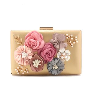 Mode Frauen Blume niedliche Abendtaschen Klappen Design Perle Kette Schulterhandtaschen Weiße Farbe Damen Hochzeit Dinner Prom Bankett 240430