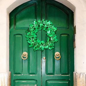 Dekorativa figurer St. Patrick's Day Green Strips Festival Party Atmosphere Decoration Irish Clover Pendant Wreath 2024