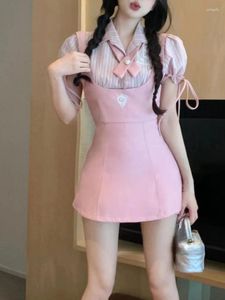 Arbeitskleider japanische Kawaii Lolita zweiteilige Frauen koreanische süße Party Mini Kleideranzug 2024 niedliche gestreifte Bluse rosa Hosenträger