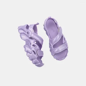 Elbise Ayakkabı Marka Tasarım Kadınlar Sıradan 2024 Yaz Bayanlar Jelly Sandals Ins Açık Toe Hollow Roman Matsu Kalın Sole Plajı