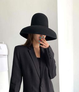 Stingy Brim Hats Vintage Hepburn Style Luxury Hat Fedora Winter Warm 100 Wool Catwalk Model Custom Leisure Lady Cap Women O4044102