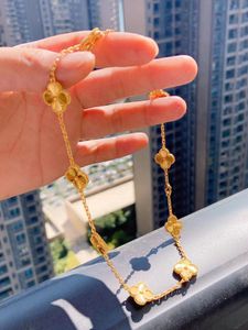 Luxur Designer Halsband Van Clover Necklace 18K Gold Necklace Designer Jycken Designer för kvinnor har pärlemor charms smycken kvinna syster fin gåva