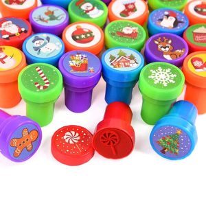 Party Favor 10pcs Cartoon Animal Assorted Self-ink Stamps Kids Toys Snowman Santa Claus Seal Scrapbooking DIY Painting Po Decor