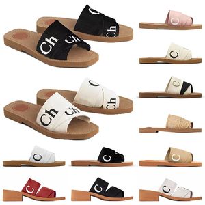 Woody Sandals Women Mules Fluffy Flat Mule Slides Light Tan Beige White Black Pink Lace Lettering Fabric Fuzzy Päls Canvas Slippers Designer Womens Summer Sho Sandal