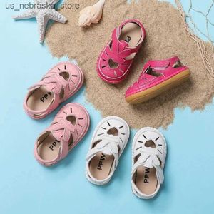 Slipper sommar spädbarn sandaler baby flickor anti-kollision småbarnskor älskar mjuk botten äkta läder barn barn strand 240422 Q240409