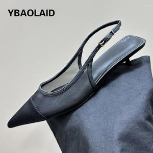 Vestido sapatos de seda de seda retalhos de retalhos pontudos de cais de slingback raso de salto de gatinho de malha respirável fivela tira elegante senhora simples