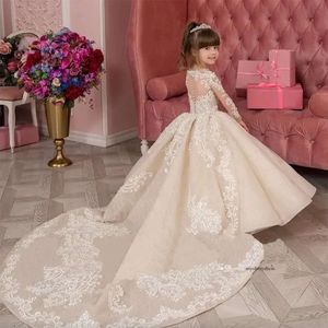 Princess Champagne Flower Dresses Vintage Manga longa Apliques de pescoço da tripulação Ruched Tulle Cute Girl Formal Party Gowns Pageant Use 0509