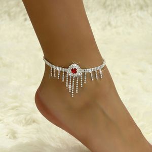 Rotkristallketten -Knöchelarmband auf Bein Fuß Schmuck Strass Tassel Fußkettchen für Frauen Hochzeit Brautparty Accessoires