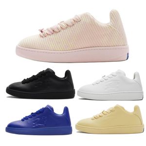 Sneaker fuori ufficio elegante con sneaker di lusso casual sneaker resistenza all'acqua designer designer piastra-forma classica maestro fatto allaccia