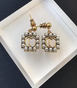 2022 Nuovi orecchini di fascino Fashion Designer Brand Designer Designs Pearl Brass Letter Coppia Coppia di feste per matrimoni Eccezionale2779384