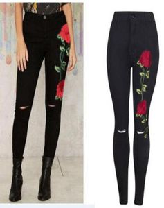 Svarta blommor jeans kvinnor mode ros broderi design hög midja smal mager jean knä hål design trusare3641436