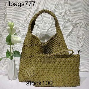 Large Bag 2024 Jodie Single Wrist Woven Venetabottegs Small Cabbage Basket Womens Bag Capacity Mother and Child Tote Fashion One Shoulder