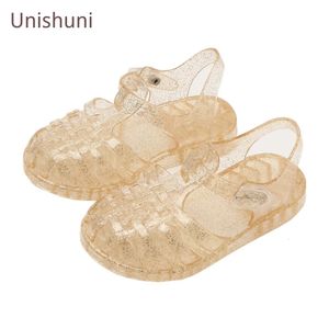 Unishuni Girls Jelly Sandal Kids Bling Glossy Plastic Summer Shoe Dålig snabb torr nära Toe Beach Slipper för 240506