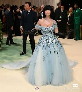 Celebrity Grandation Party Dress Dress Dress Dress Ball vestido de bola 2024 Met Gala Sydney Sweeney Miumiu One ombro de ombro alto Flor azul Kylie Jenner Vestido longo