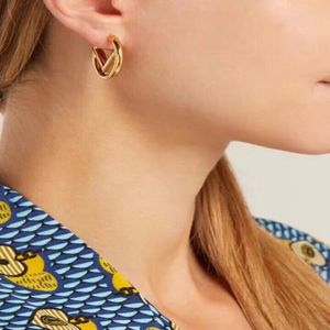 Brincos de cão de designer de moda para mulheres Lady Gold Hoops Earring Jóias de noivado de festas para noiva Casamentos de casamento LOOPS CARTA DE PRESENTE F 252Q