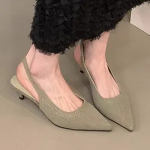 Sıradan Ayakkabı Yaz 2024 Womens Seksi Sinlu Toe Basit Düz Renk Kadınları Açık Sığ Slip-On Kadın Sandaletleri Büyük Boyut