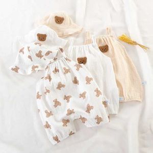 Overaller 2st sommar baby kläder set med cap småbarn en bit söt björn sling romper fiskare hatt spädbarn flicka pojke jumpsuit outfit h240508