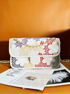 Качественные дизайнерские классические пакеты с лопатками красочные цветочные вышивки cf сумочки золотые аппаратные аппаратные пряжки двойные цепочки мешки на плечах