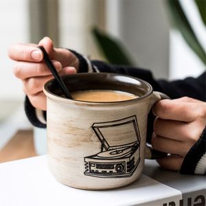 Творческая ретро -камера Ceramics кружки фонограф телефонный телевизор Cups Office Muctse Milk Milk Coffee Mug для друга подарочная чашка 266F