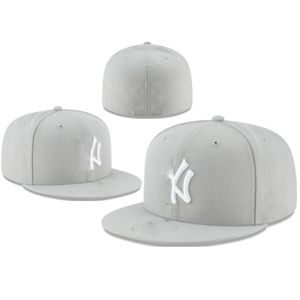 2024 Projektant męski baseball Pełne zamknięte czapki Summer Back Golden Letter Bone Beige White Color Chicago Casual Sport Hats Black Flame New York Chapeau F13-09