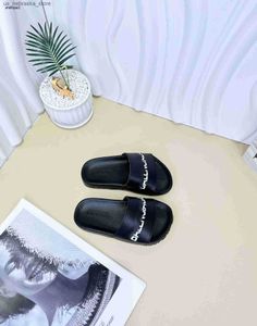 Slipper Luxury Kids Slippers Summer Designer Baby Shoes Size 26-35 Inklusive Shoe Box White Letter Print Boys Girls Sandaler DEC20 Q240409