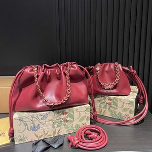 2 tamanhos Designer Bolsa de embreagem Premium Lwewes Cow Leather Brand Cloud Bags em muitas cores Luxo Mini Mini Bucket Leews Bag 240515