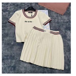 Knitted Women T-shirt Tops With Skirts Set Luxury Designer Letters Contrast Color Tees Pleated Skirt Outfit Elegant Casual Daily Woman Knits Shirts Dress Sets