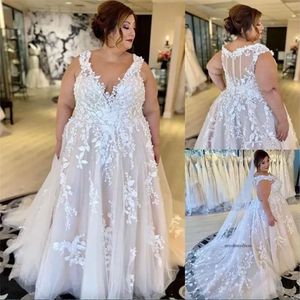 Plus -Größe Brautkleider Brautkleid mit 3D Blumenspitze Applique gegen Hals Sweep Zug Tüll maßgeschneiderte bedeckte Knöpfe zurück Vestido de Novia 0509