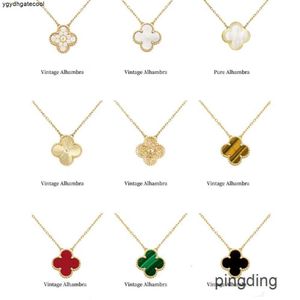 Märke 15mm Clover Necklace Fashion Charm Single Flower Vans Necklace Luxury Diamond Agate Gold Designer Halsband för kvinnor