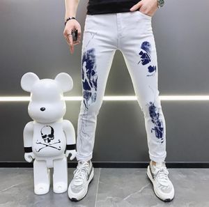 Jeans Mens Designer Europeu Rock Revial Jean Men Bordingy Quilting Ripped para a marca Trendy Brand Vintage Straight Jeans Distracted S2539747