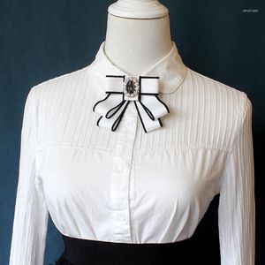 BOWIS Ties Wstążka kryształowe perły krawatowe broszki dla kobiet koszule krawat pin dziewczęta garnitury Bowtie Business Odzież Akcesoria 320e