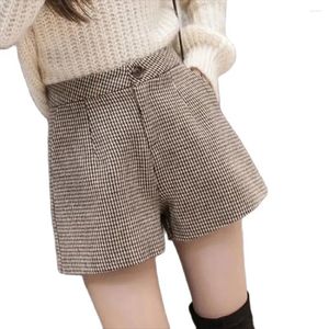 Kvinnors shorts 2024Autumn Winter Wool Women Korean Hög midja Plaid Wide Leg Short Pants Femme Casual Loose Boots Breechto Outer Wear