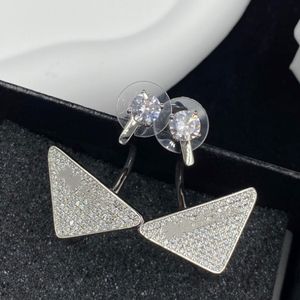 Orecchini per borchie a triangolo di moda di lusso con design femminile di diamanti donne premium per le orecchie premium impegno per matrimoni 18k bianco 268J