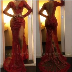2022 Sparkling Red Sheer V Neck Sequin High Split Mermaid Prom Dresses Long Sleeve Tulle Applique Sweep Train Formal Party Evening Gow 244J