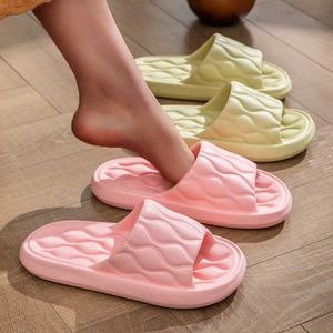 Pantofole in moda coppia concisa scivoli non slip sandali estivi sandali per donne uomini da donna scarpe da casa flip infragenti interni H240515