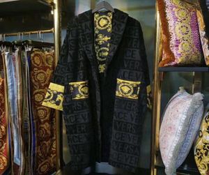 Men039s Sleepwear Market popular cotton couples bathrobe with velvet jacquard logo fadeless material 100 imported Egyptian co6754448