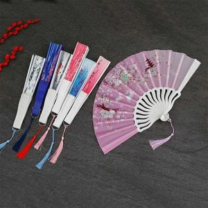 Çin tarzı ürünler 1 adet hafif yaz dans fan plastik Çin tarzı katlanır fan zarfı antika el fanı püsküller Hanfu dekor el sanatları